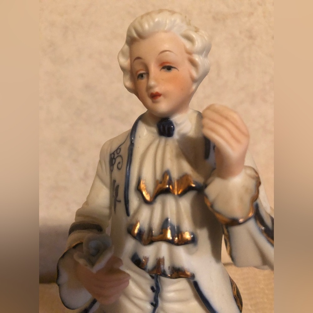 17th Century Male Porcelain Figurine